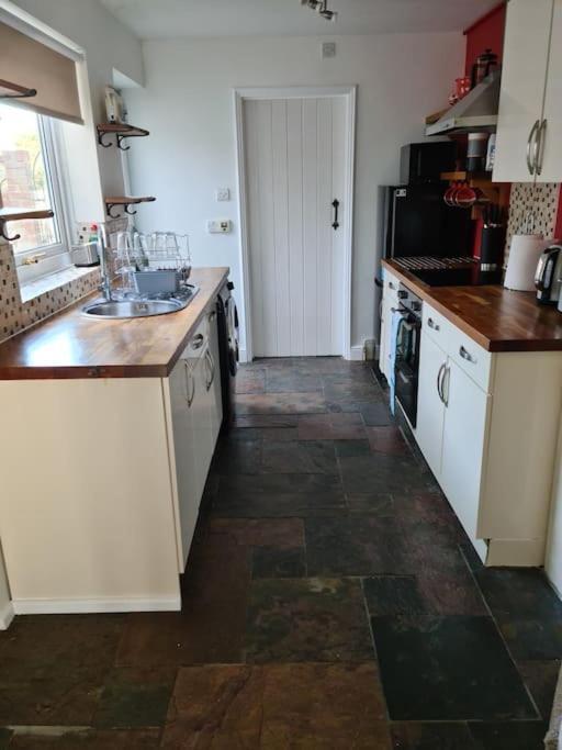 Gorgeous 2 Bedroom Kintbury Cottage Exterior foto